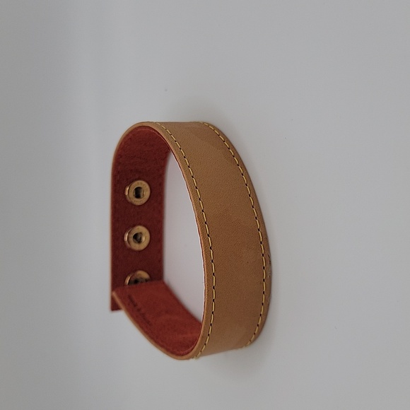 LV LEATHER BRACELET - Picture 3 of 6